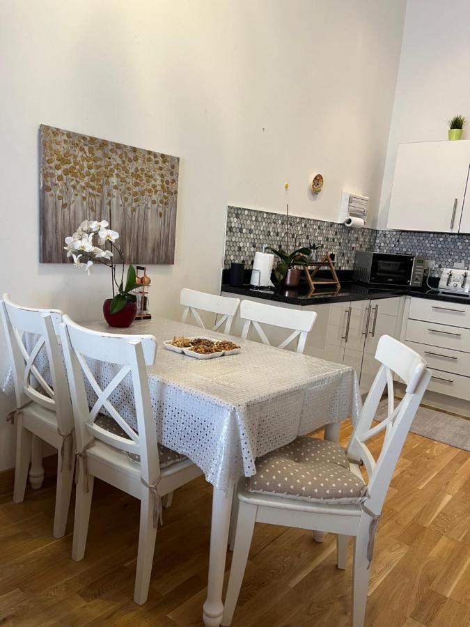 Two Double Bedroom Duplex Flat Лондон Екстериор снимка